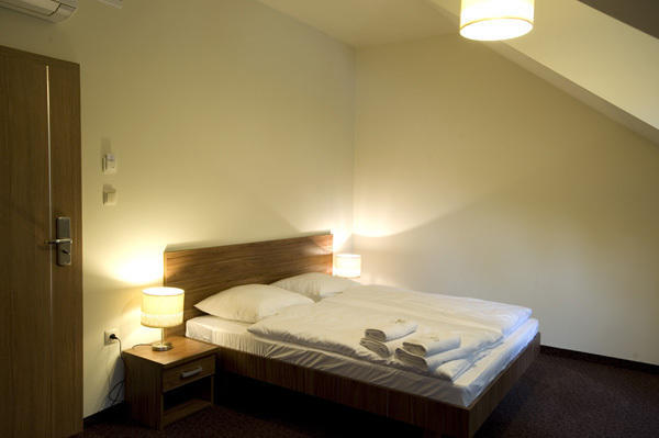 Karczma Dolina Pstraga Hotel Machowa Room photo